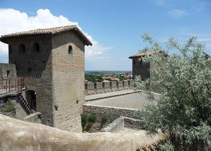 Le Logis Des Remparts Coeur De La Cite Medievale Et Parking Inclus